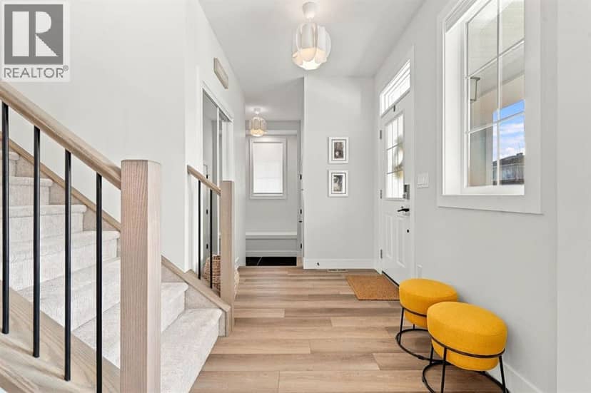 24 Yorkville Terrace SW — photo 16 of 40