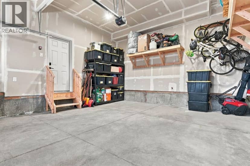 24 Yorkville Terrace SW — photo 24 of 40