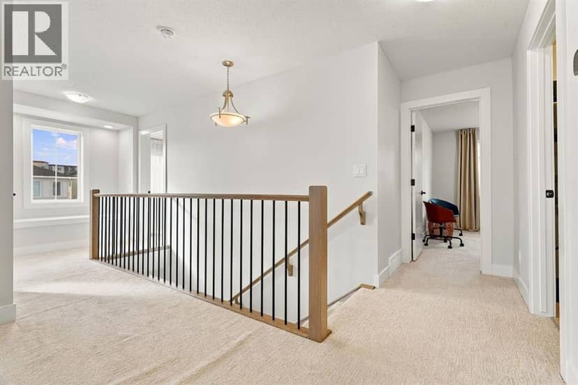 24 Yorkville Terrace SW — photo 26 of 40
