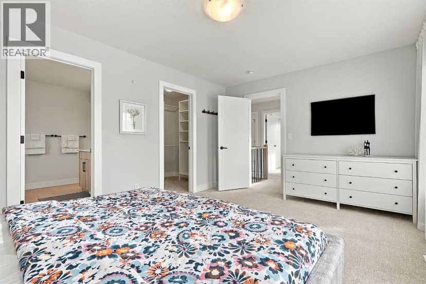 24 Yorkville Terrace SW — photo 29 of 40