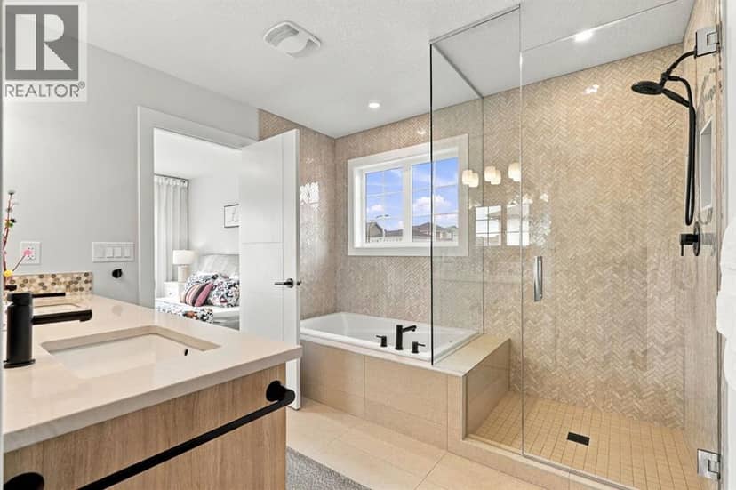 24 Yorkville Terrace SW — photo 32 of 40