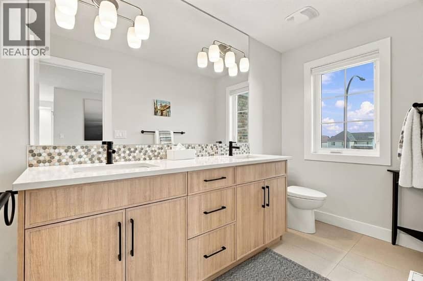 24 Yorkville Terrace SW — photo 33 of 40