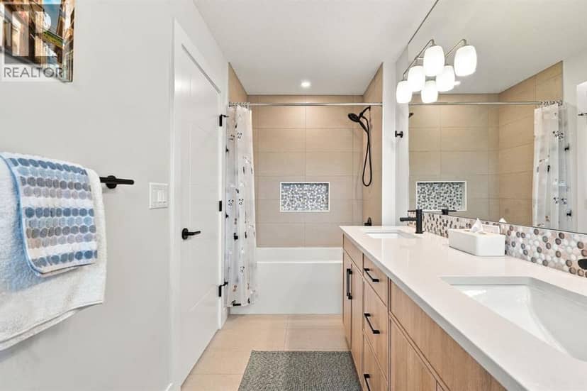 24 Yorkville Terrace SW — photo 34 of 40