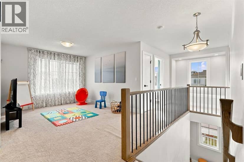 24 Yorkville Terrace SW — photo 37 of 40