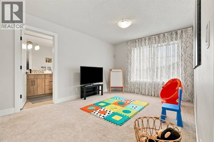 24 Yorkville Terrace SW — photo 38 of 40