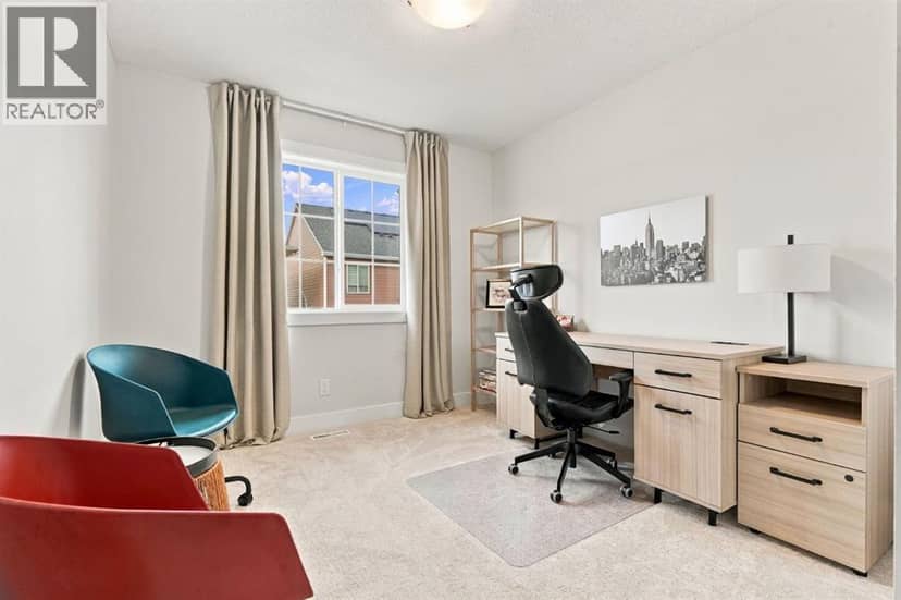 24 Yorkville Terrace SW — photo 39 of 40