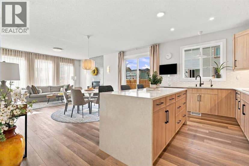 24 Yorkville Terrace SW — photo 9 of 40
