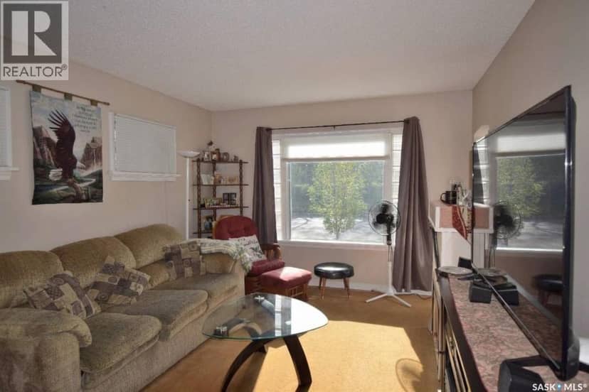 532 13th STREET W, Prince Albert, photo 2