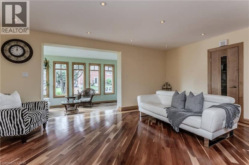 707 ROSS Street — photo 10 of 40