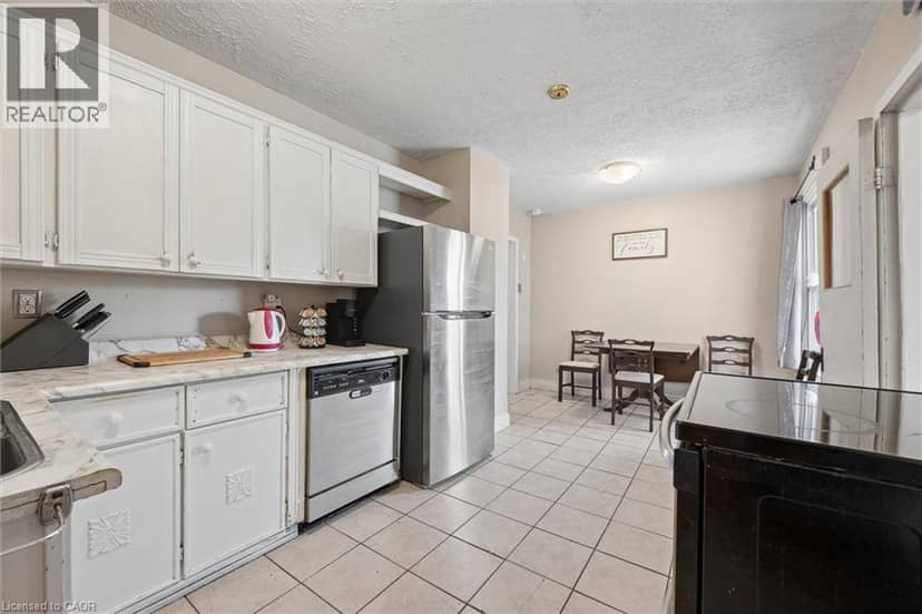 38 GLENMORRIS Street — photo 9 of 24