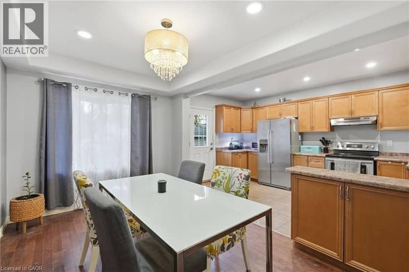 32 OAK Avenue — photo 11 of 40