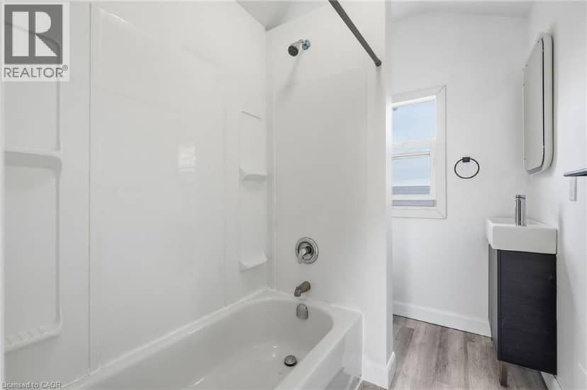 32 OAK Avenue — photo 32 of 40