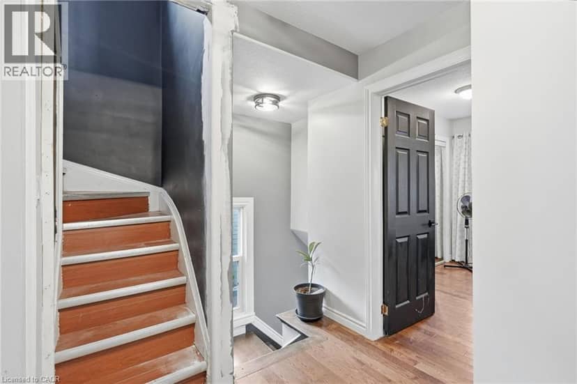 32 OAK Avenue — photo 28 of 40