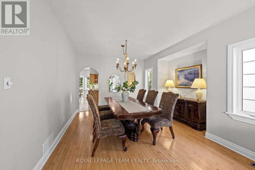 136 Shaughnessy Crescent — photo 12 of 40