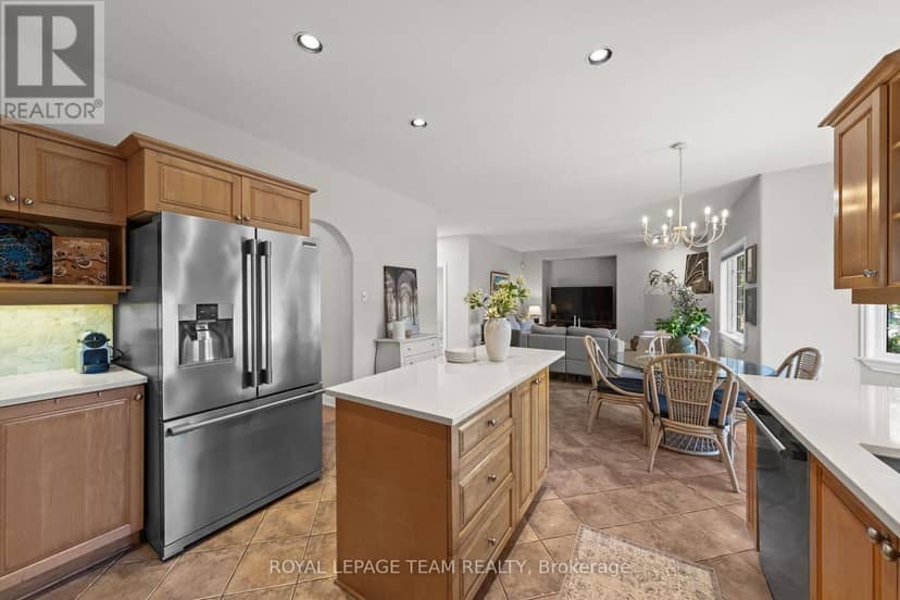 136 Shaughnessy Crescent — photo 15 of 40