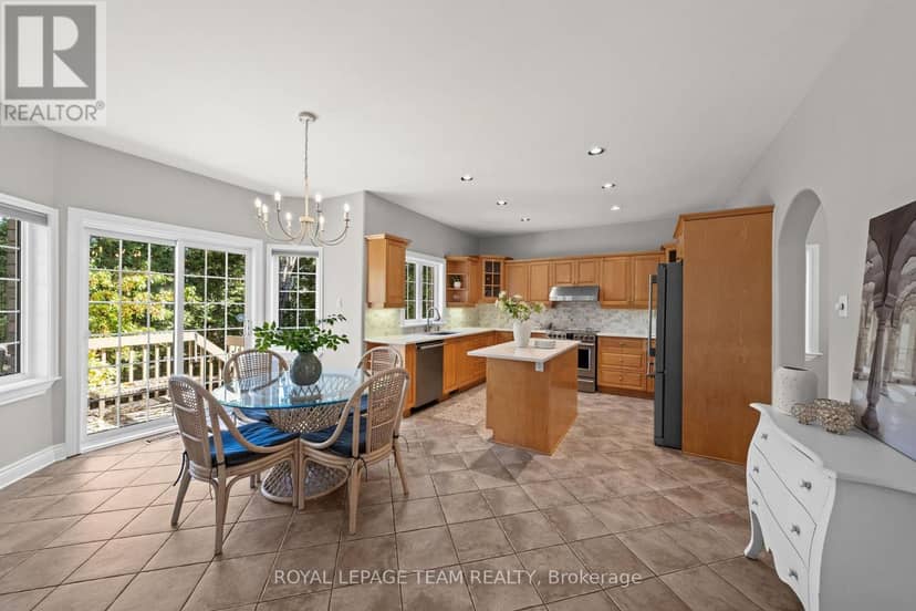 136 Shaughnessy Crescent, Ottawa, photo 2