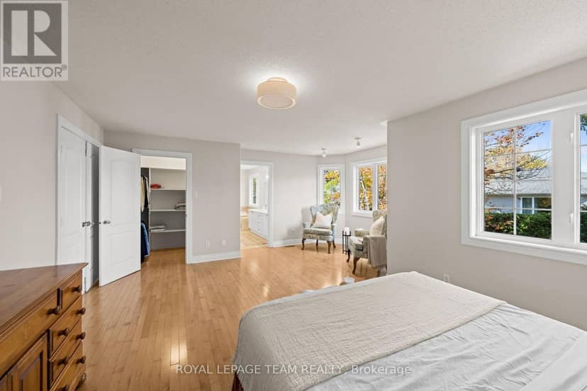 136 Shaughnessy Crescent — photo 25 of 40