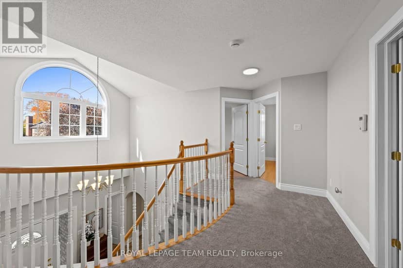 136 Shaughnessy Crescent — photo 29 of 40