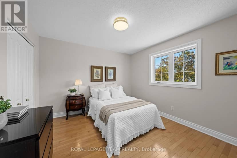 136 Shaughnessy Crescent — photo 32 of 40