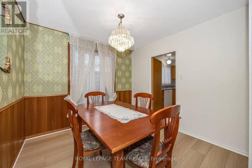 2092 St Laurent Boulevard — photo 10 of 40