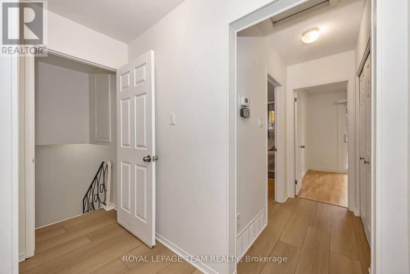 2092 St Laurent Boulevard — photo 16 of 40