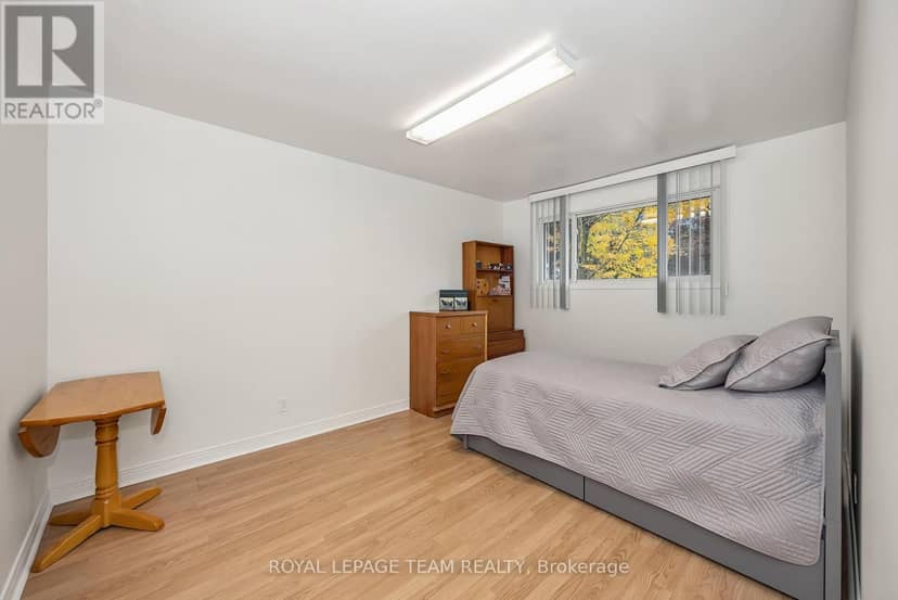 2092 St Laurent Boulevard — photo 17 of 40