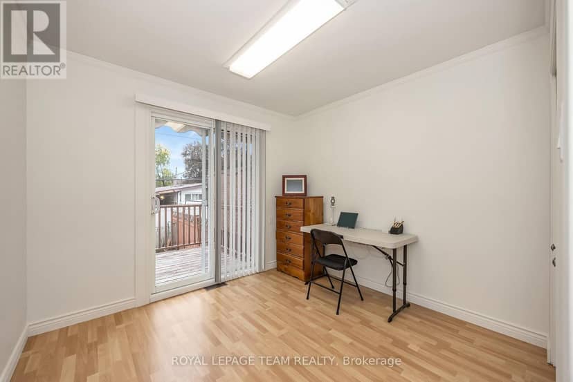 2092 St Laurent Boulevard — photo 19 of 40