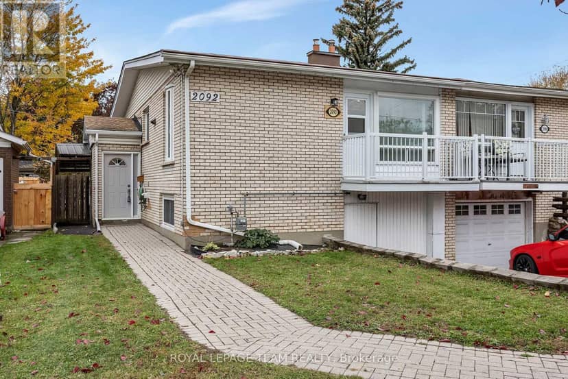 2092 St Laurent Boulevard, Ottawa, photo 2