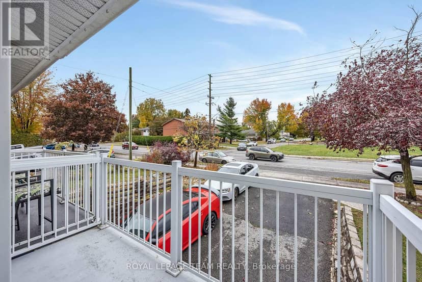 2092 St Laurent Boulevard — photo 23 of 40