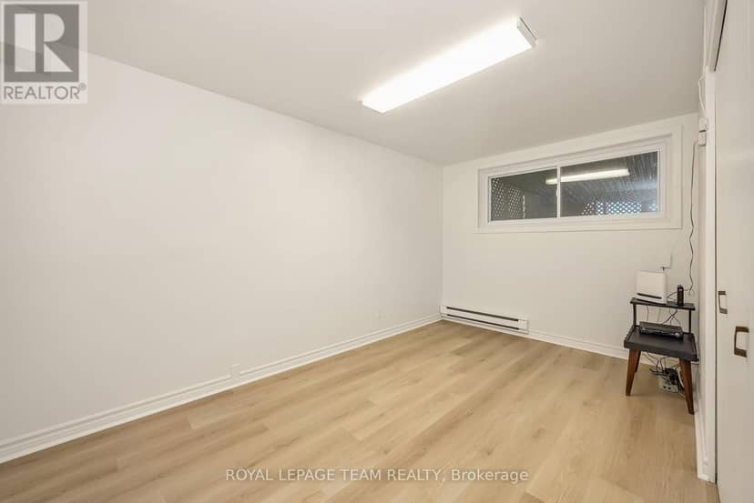 2092 St Laurent Boulevard — photo 29 of 40
