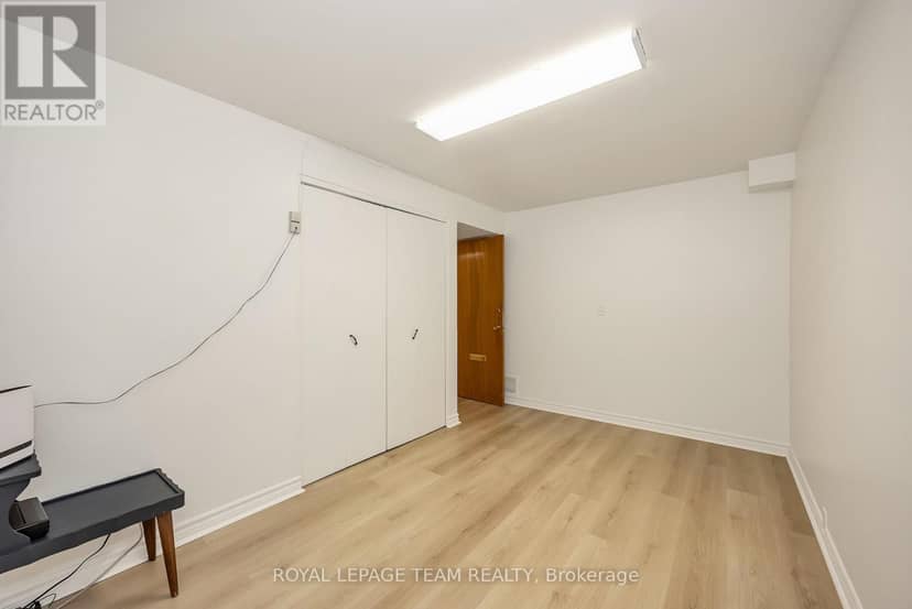 2092 St Laurent Boulevard — photo 30 of 40