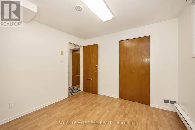 2092 St Laurent Boulevard — photo 32 of 40
