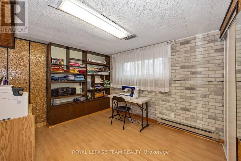 2092 St Laurent Boulevard — photo 33 of 40
