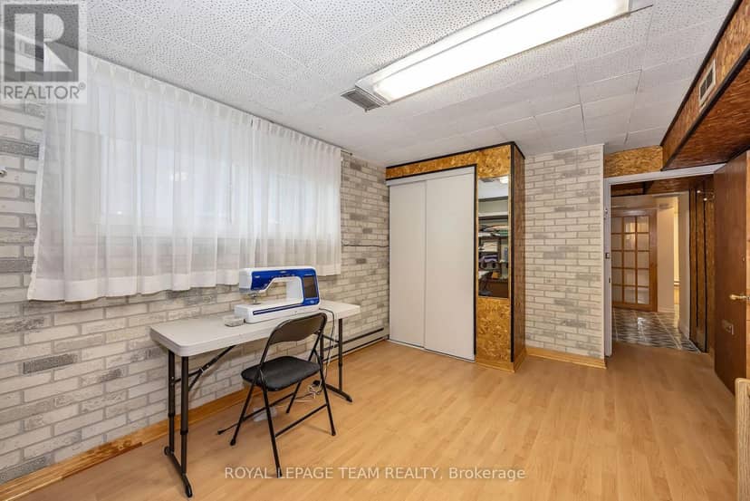 2092 St Laurent Boulevard — photo 34 of 40