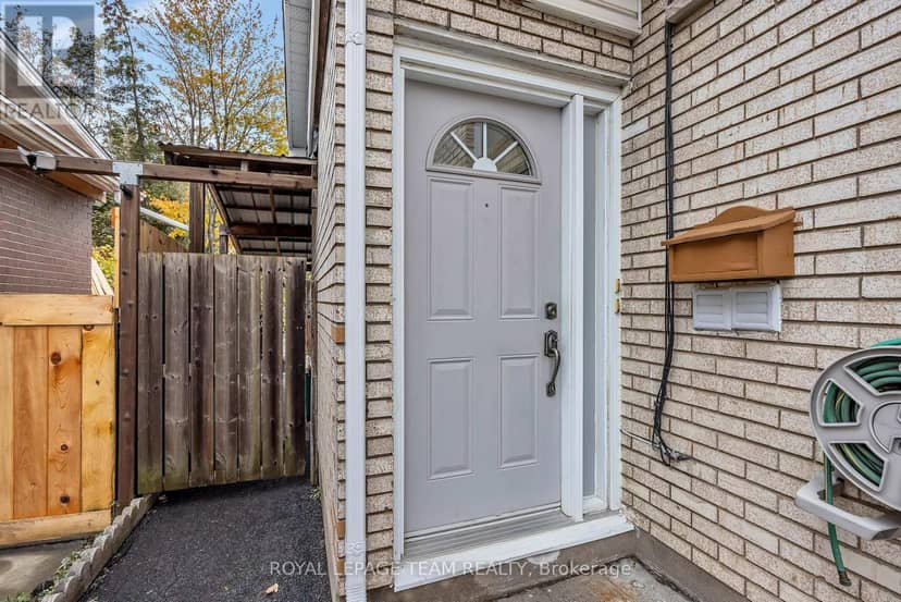 2092 St Laurent Boulevard, Ottawa, photo 5