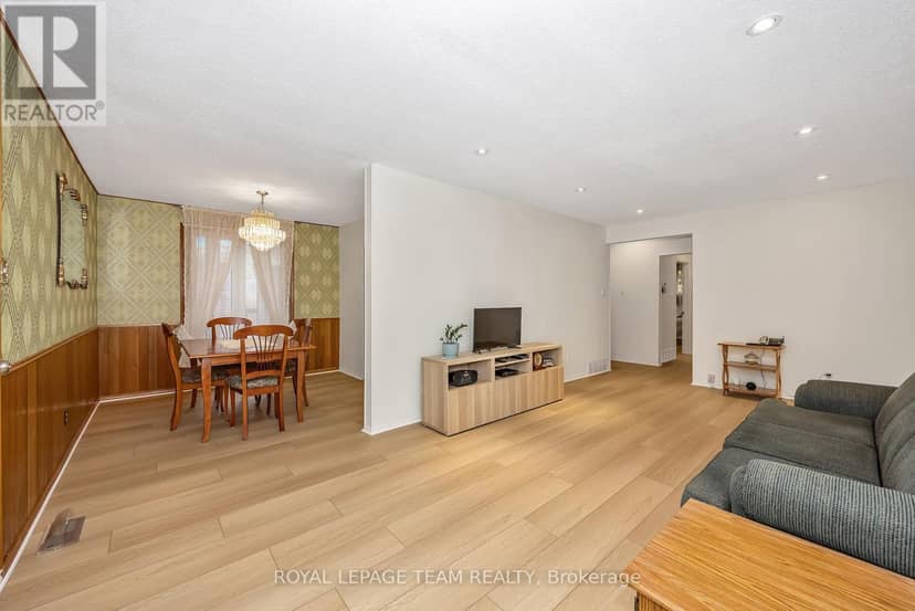 2092 St Laurent Boulevard — photo 9 of 40