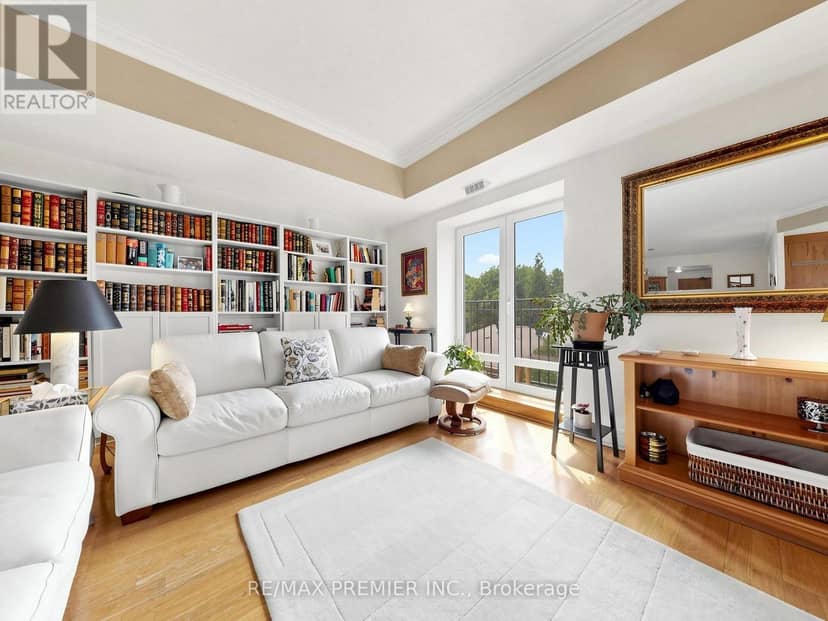 #301 - 30 Anglesey Boulevard, Toronto, photo 4