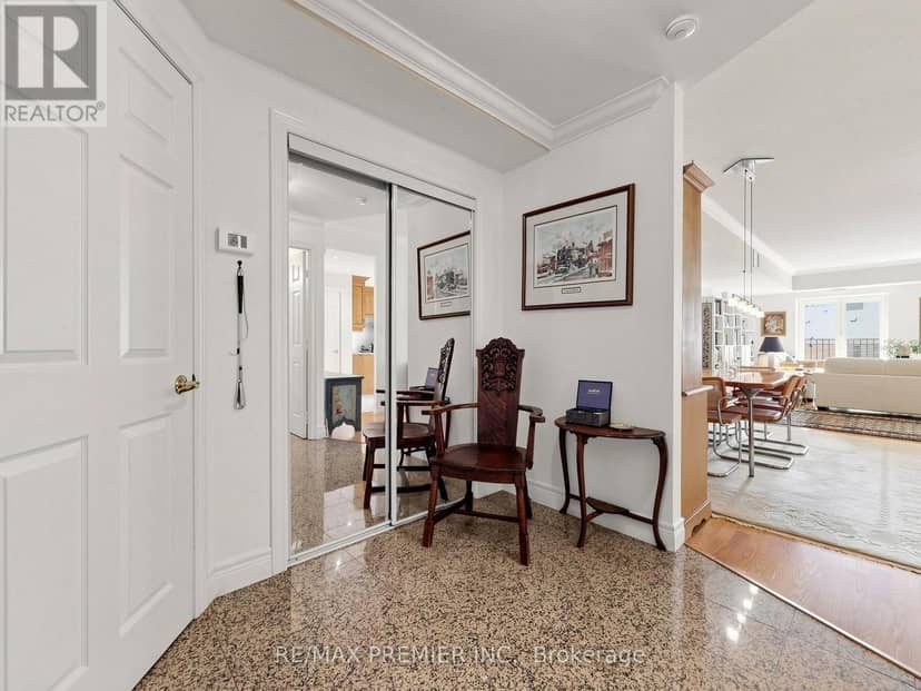 #301 - 30 Anglesey Boulevard — photo 37 of 40