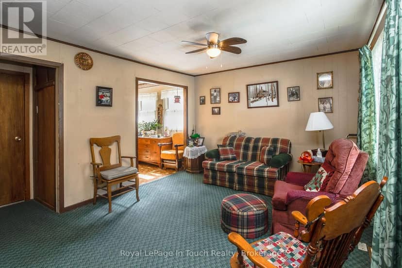 323 William Street, Midland, photo 5