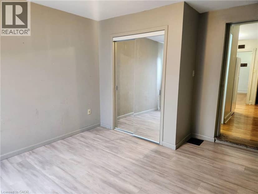25 GLADSTONE Avenue — photo 10 of 29