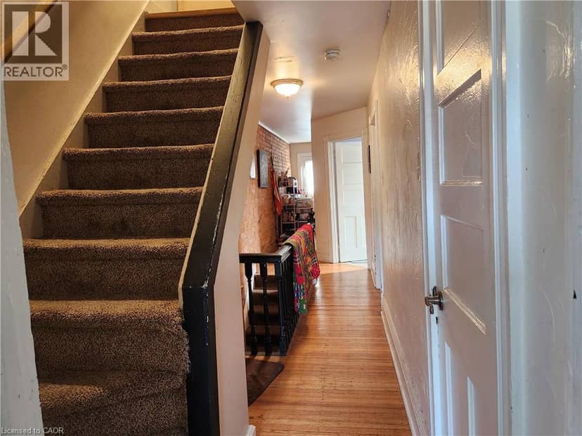 25 GLADSTONE Avenue — photo 20 of 29