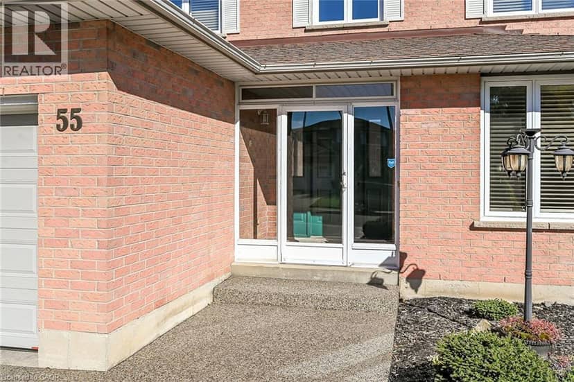 55 FUSILIER Drive, Hamilton, photo 3
