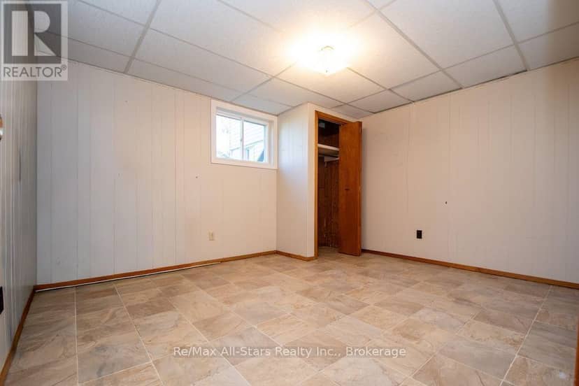 1067 Fleetwood Road — photo 22 of 36