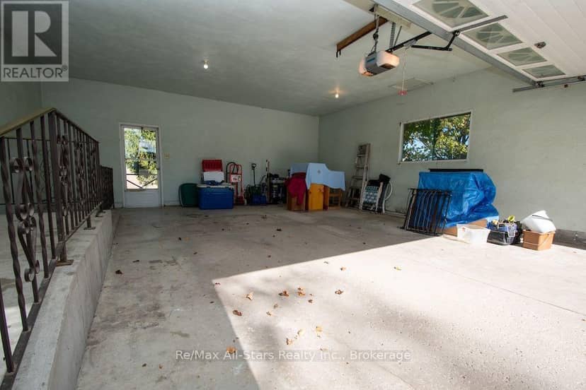 1067 Fleetwood Road — photo 33 of 36