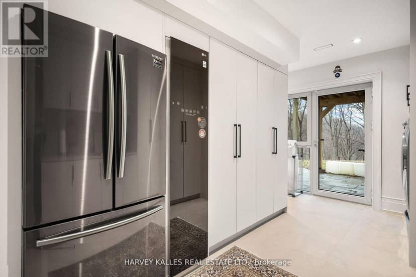 140 Sandringham Drive — photo 37 of 40