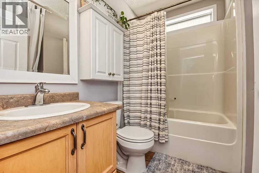 6217 88A Street — photo 13 of 27