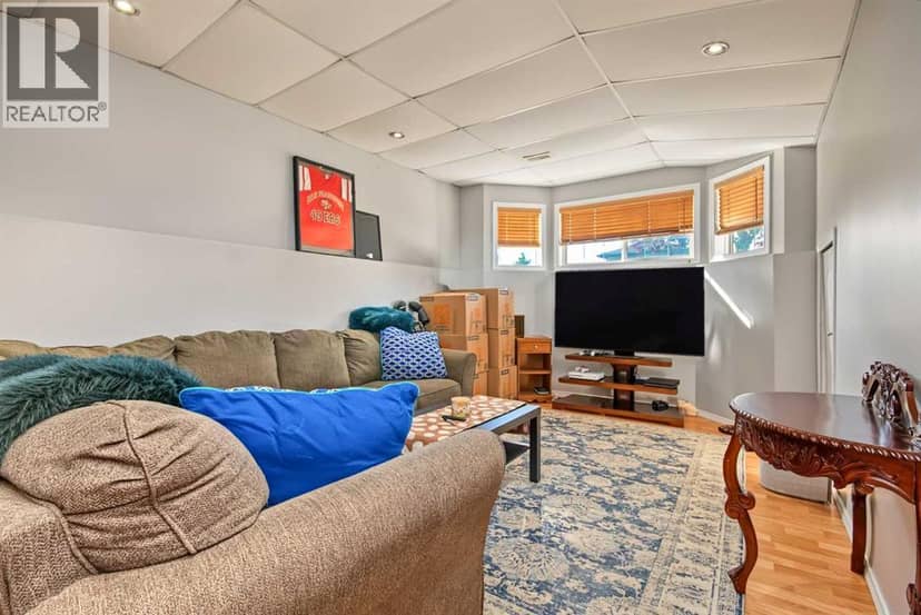 6217 88A Street — photo 18 of 27