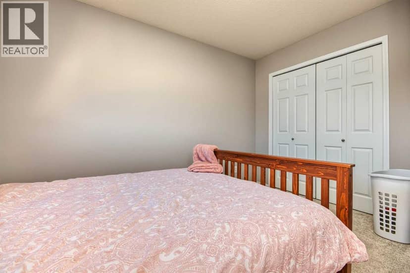 6217 88A Street — photo 17 of 27