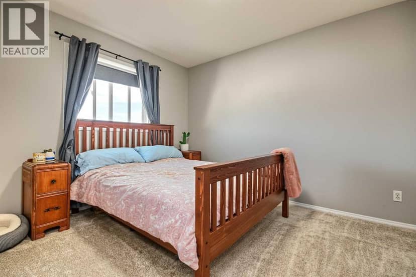 6217 88A Street — photo 14 of 27