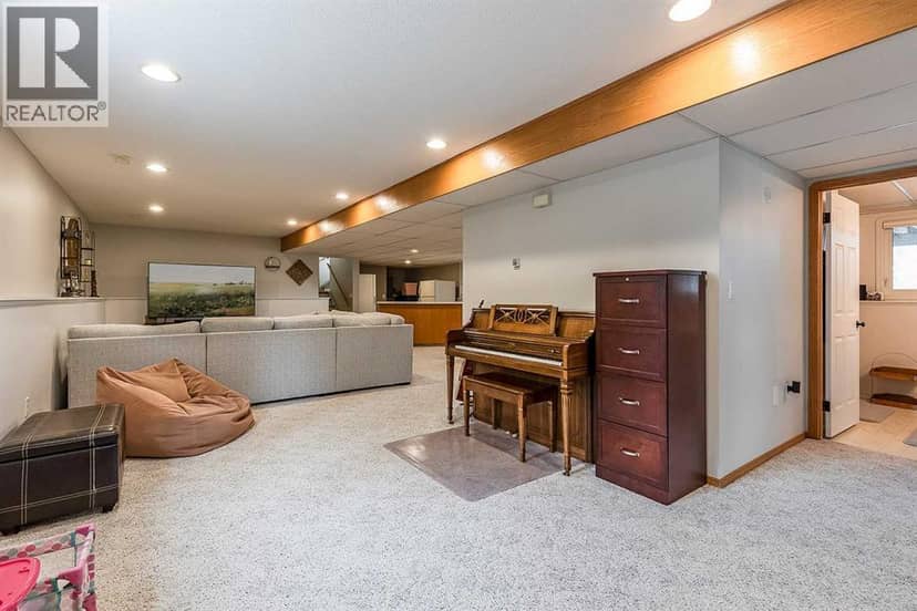 526 12 Street — photo 33 of 40